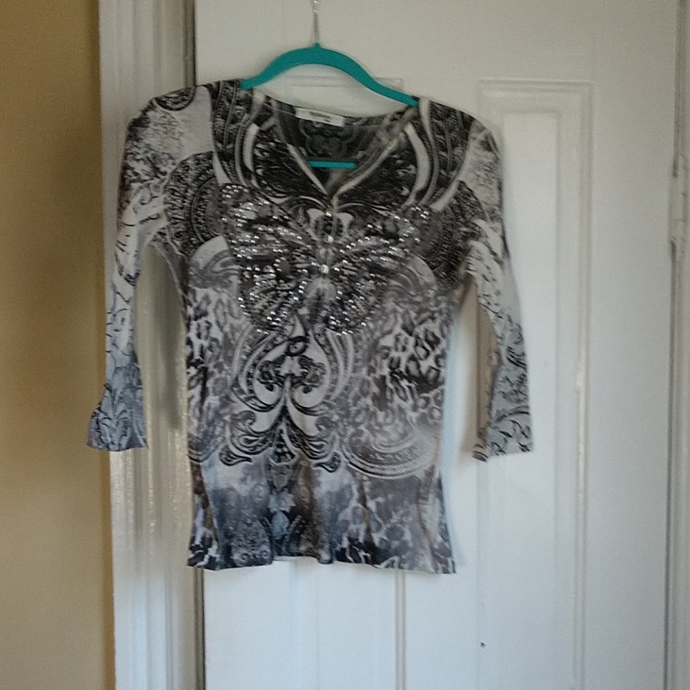 Black/white butterfly top with studs